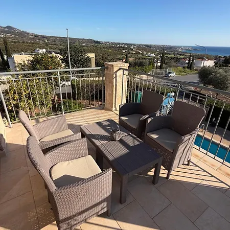 4-bedroom With Private Pool & Citrus Garden Pegeia