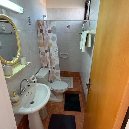 4-bedroom With Private Pool & Citrus Garden Pegeia