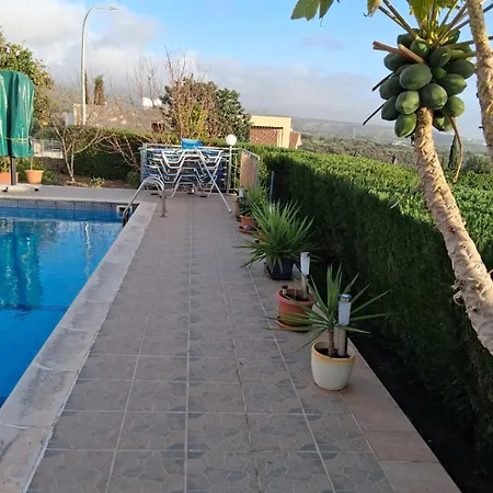 4-bedroom With Private Pool & Citrus Garden Pegeia